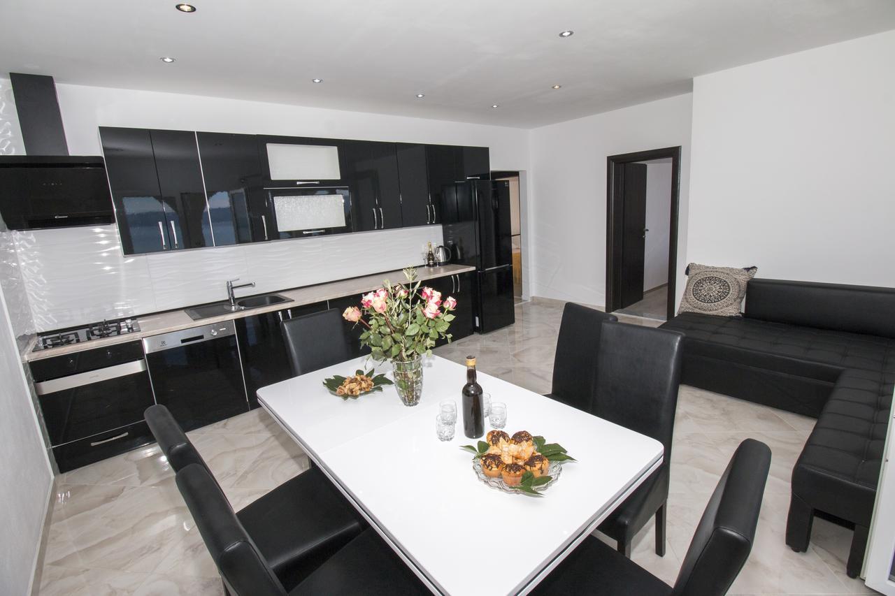 Apartman Horizont Leilighet Omiš Eksteriør bilde